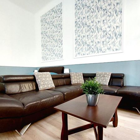 Eoetvoes Apartman Budapeste Exterior foto