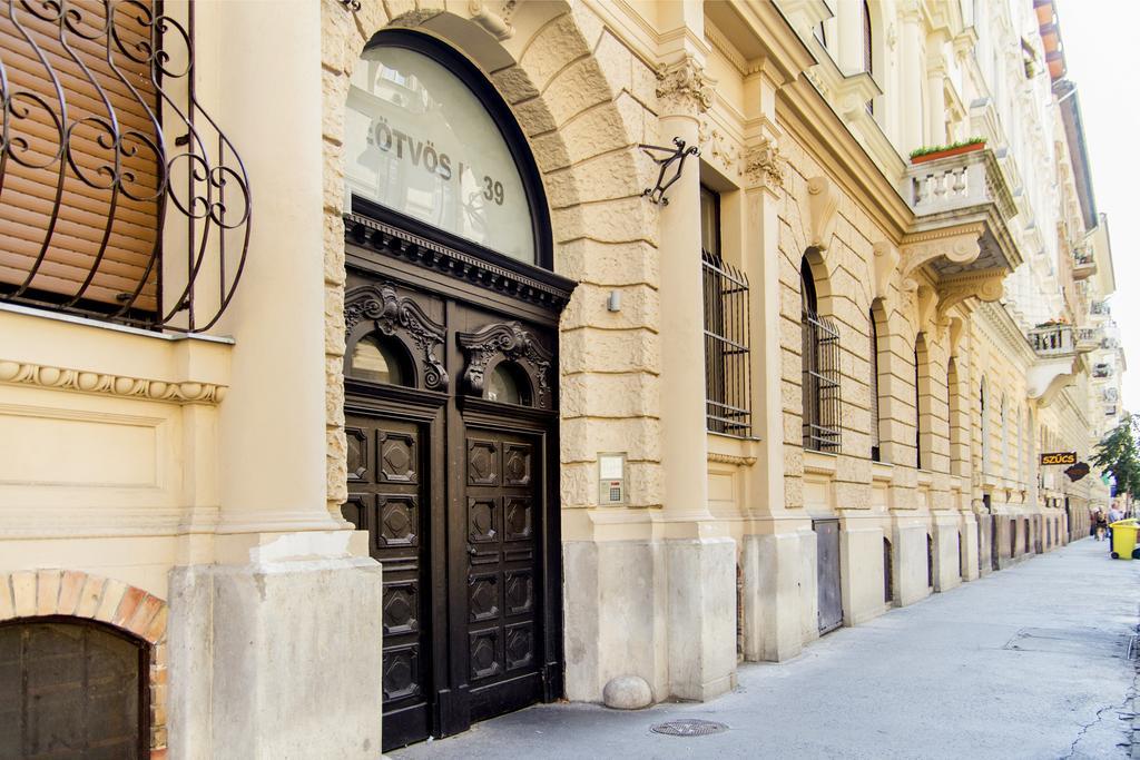 Eoetvoes Apartman Budapeste Quarto foto