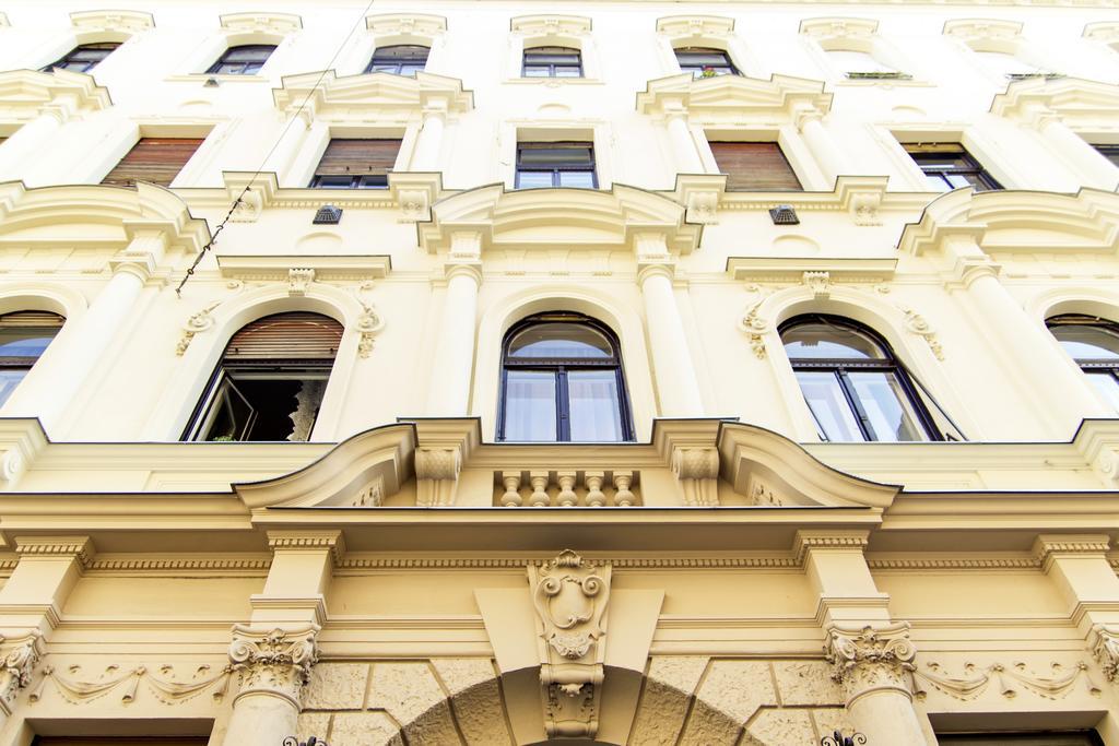 Eoetvoes Apartman Budapeste Quarto foto