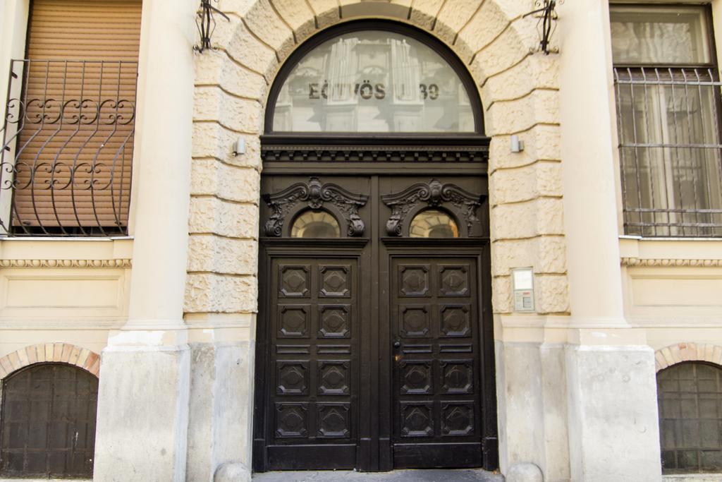 Eoetvoes Apartman Budapeste Quarto foto