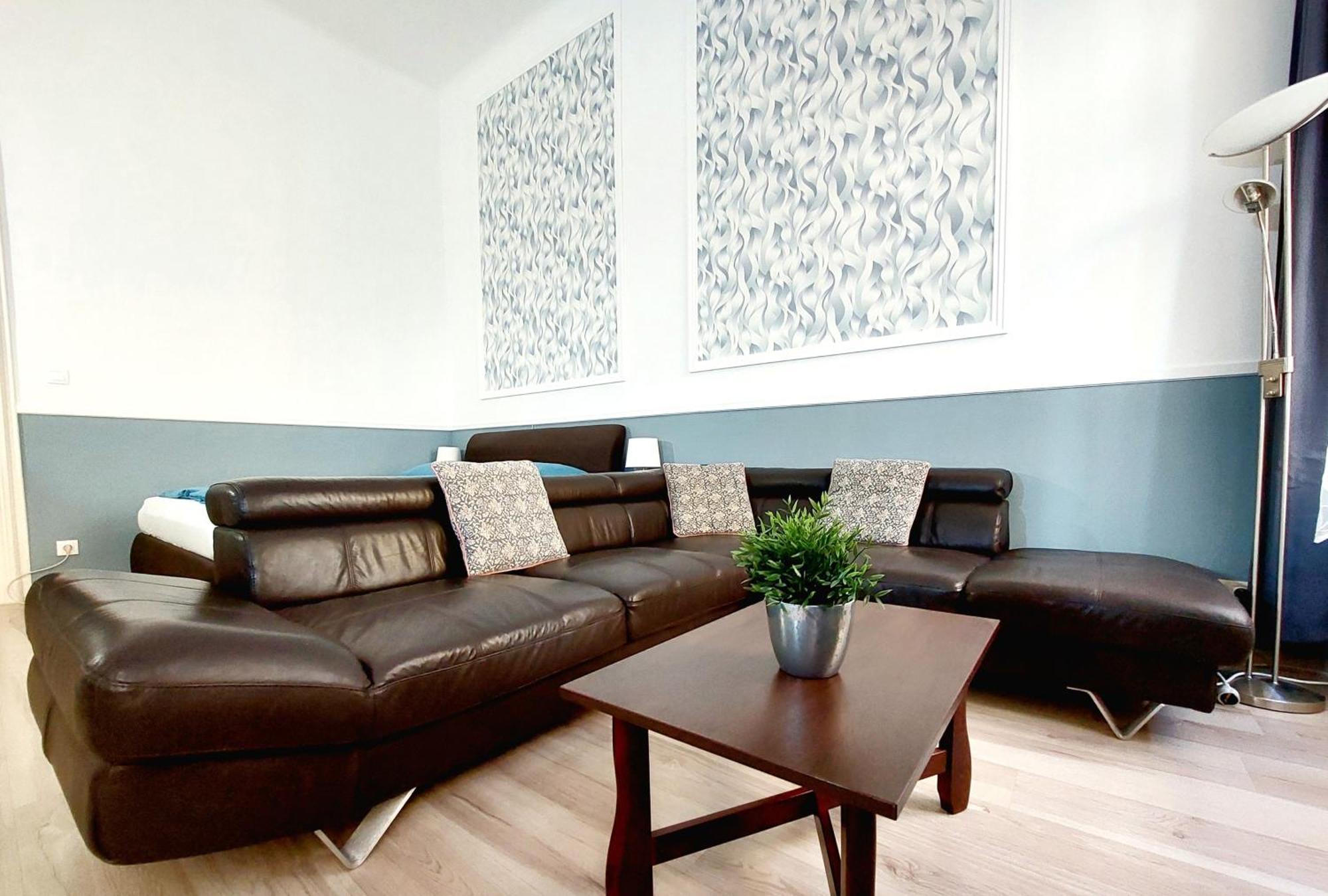 Eoetvoes Apartman Budapeste Exterior foto